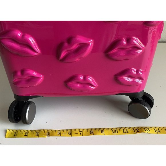 it luggage Bags It Luggage Smooch Kiss Hot Pink Hardside Suitcase